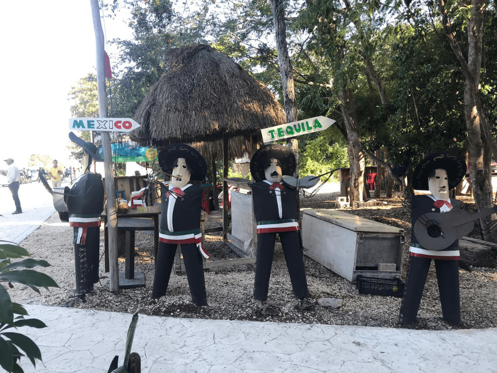 5th Avenue shopping in Playa del Carmen Mexico