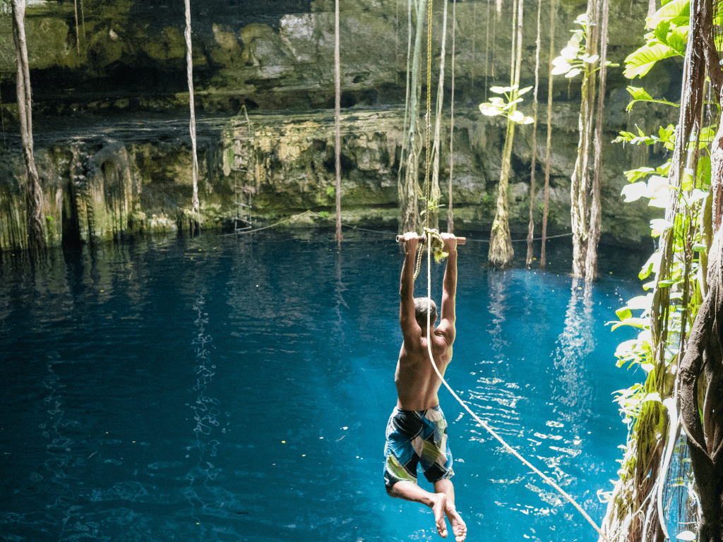 Cenote Oxman rope jump