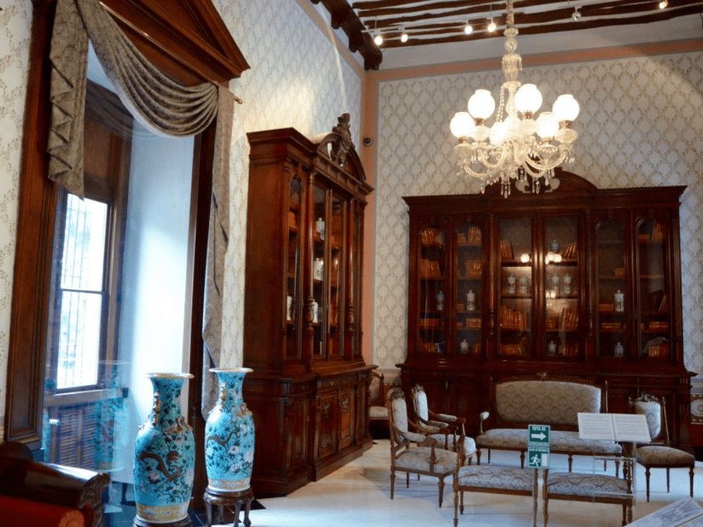 A room inside Museo Casa Montejo